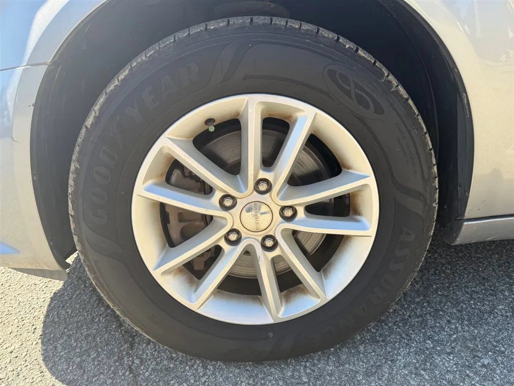 Used 2016 Dodge Grand Caravan SXT w/ UConnect Hands-Free Group FWD image 39