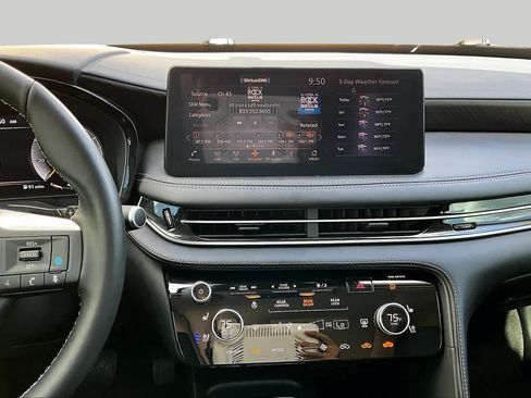 Used 2023 INFINITI QX60 Sensory w/ Vision Package AWD/4WD image 7
