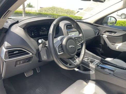 Used 2019 Jaguar F-PACE R-Sport AWD/4WD image 10