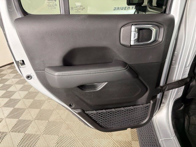 Used 2023 Jeep Wrangler Unlimited Sahara w/ Cold Weather Group AWD/4WD image 30