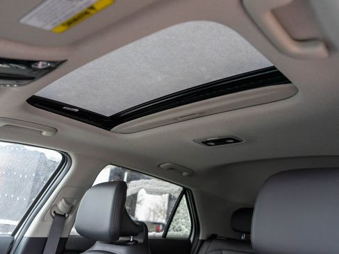 Used 2025 Kia Niro Wave w/ Wave Preserve Package image 12