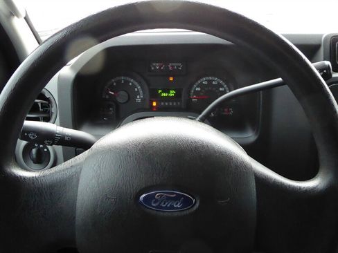 Used 2013 Ford E-350 and Econoline 350 XL image 10