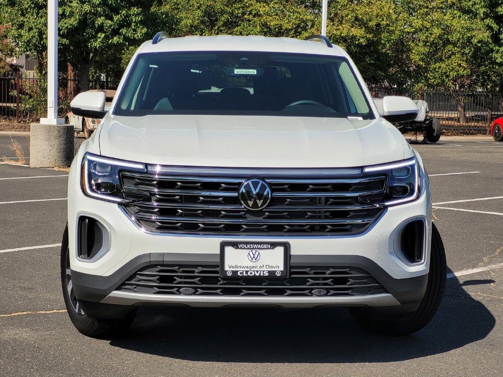 New 2026 Volkswagen Atlas SE FWD image 2