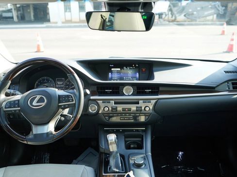 Used 2017 Lexus ES 350 FWD image 19