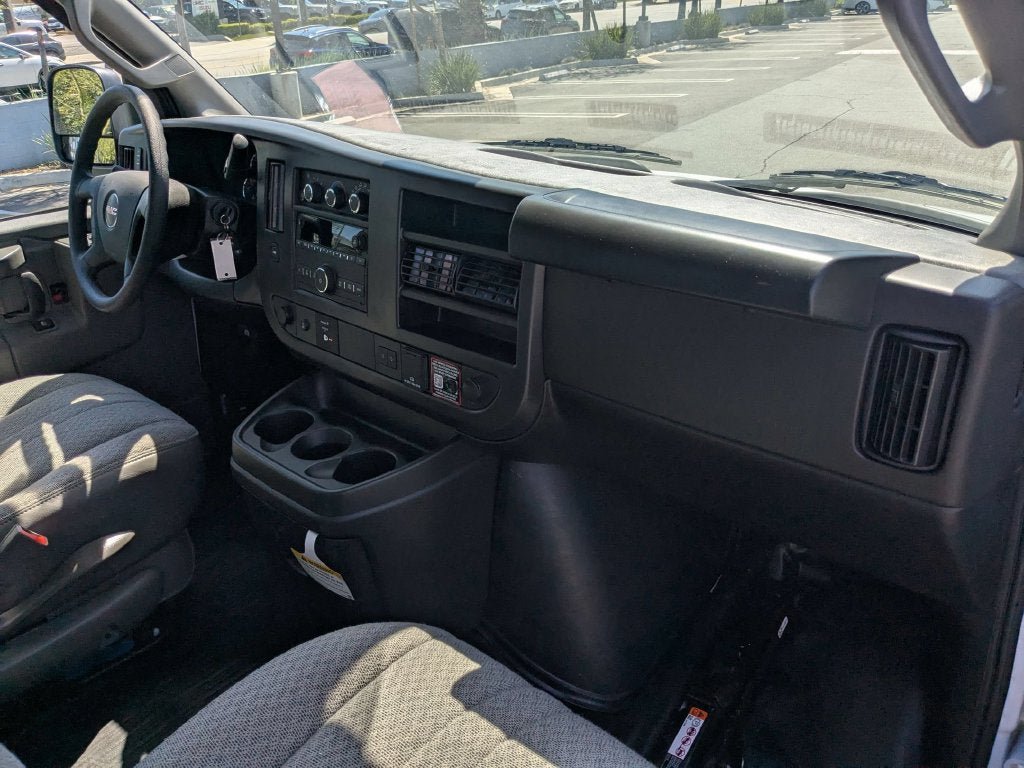 Used 2026 GMC Savana 3500 Extended w/ Driver Convenience Package RWD image 18