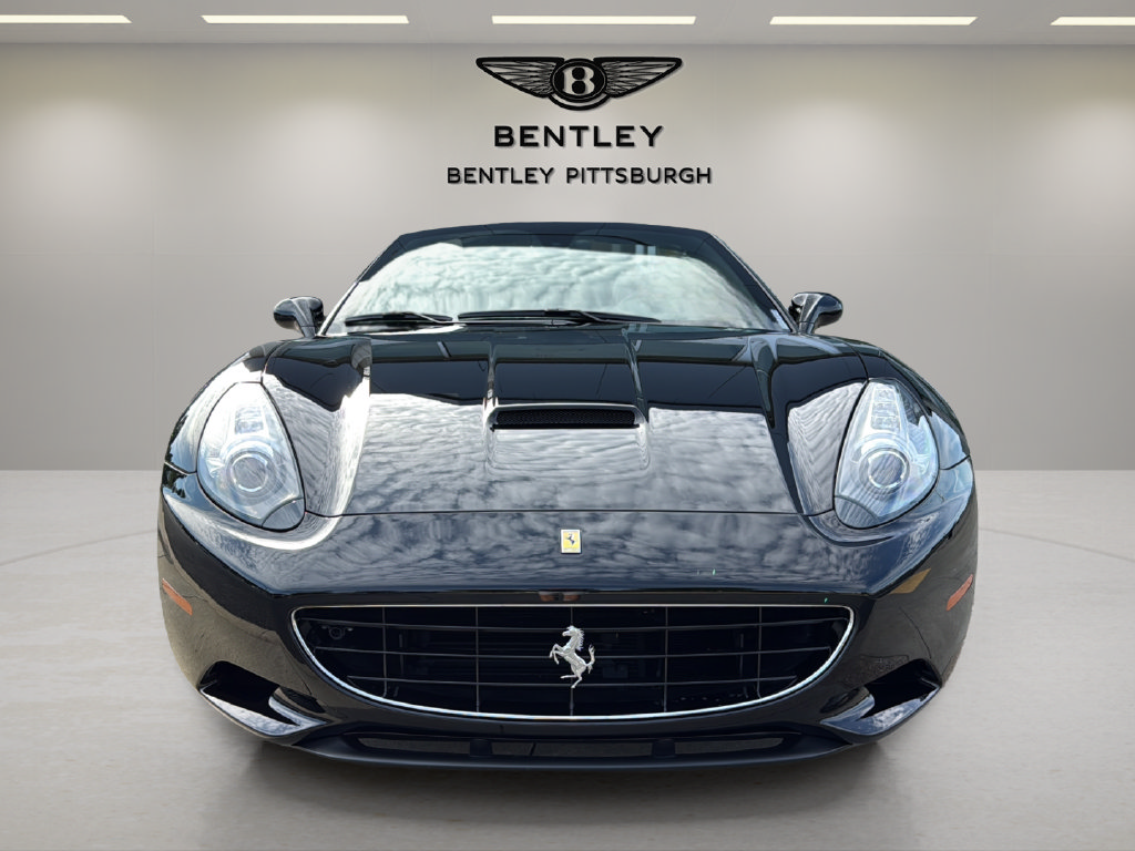 Used 2012 Ferrari California RWD image 3