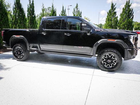 Used 2026 GMC Sierra 2500 AT4X AWD/4WD image 11