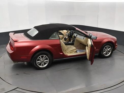 Used 2005 Ford Mustang Premium RWD image 6