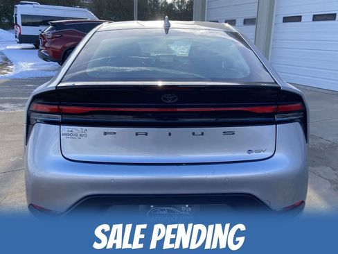 Used 2024 Toyota Prius LE FWD image 6
