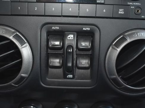 Used 2017 Jeep Wrangler Unlimited Sport w/ Quick Order Package 24S AWD/4WD image 22