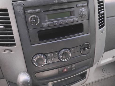 Used 2013 Mercedes-Benz Sprinter 2500 image 10