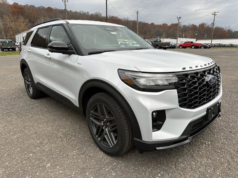 New 2026 Ford Explorer ST-Line w/ ST-Line Street Pack image 3