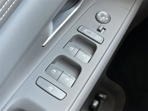 Used 2024 Hyundai Elantra SEL w/ Convenience Package image 26