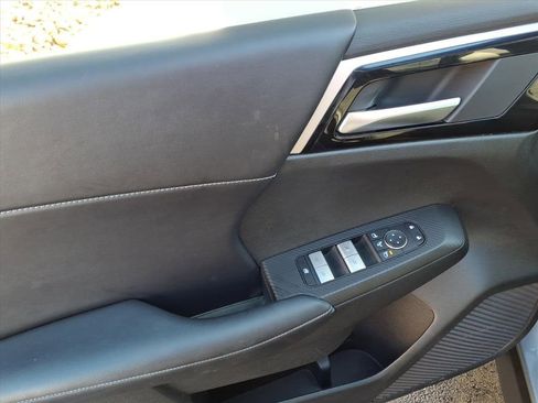 Used 2024 Mitsubishi Outlander SE S-AWC image 7