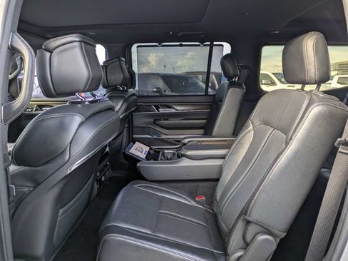 Used 2023 Jeep Grand Wagoneer 4WD image 14