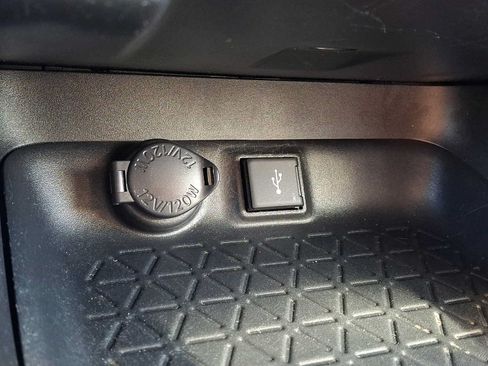 Used 2020 Toyota RAV4 LE w/ All Weather Liner Package AWD/4WD image 23