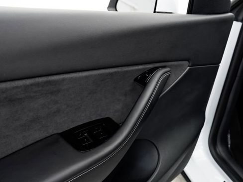 Used 2020 Tesla Model Y Performance AWD/4WD image 9