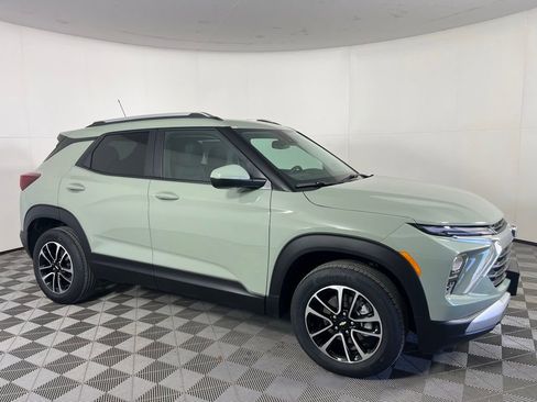 New 2026 Chevrolet TrailBlazer LT w/ Convenience Package AWD/4WD image 2