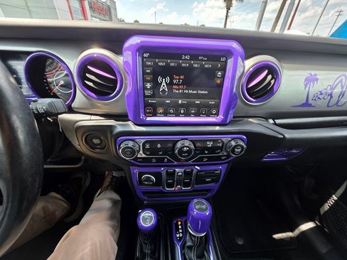 Used 2021 Jeep Wrangler Unlimited Sahara w/ Uconnect 4C Nav & Sound Group AWD/4WD image 22