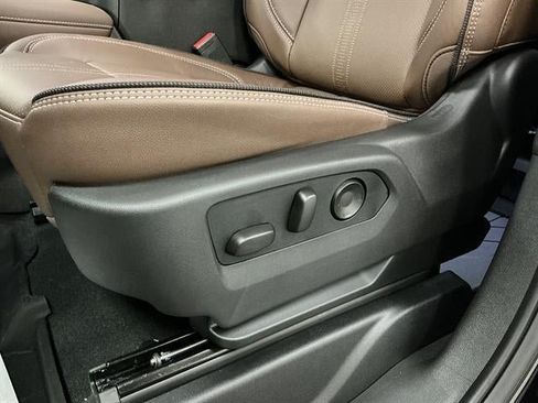 New 2026 Chevrolet Tahoe High Country AWD/4WD image 17