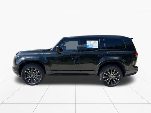 Used 2025 Lexus GX 550 w/ Accessory Package (Z1) AWD/4WD image 4