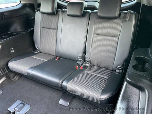 Used 2017 Toyota Highlander Plus image 13