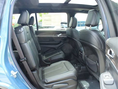 New 2026 Jeep Grand Cherokee L Limited w/ Limited Altitude Package AWD/4WD image 27