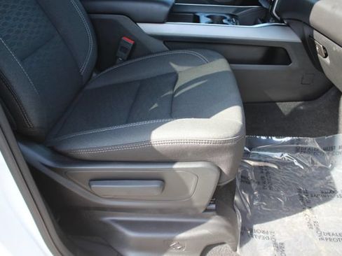 Used 2025 RAM 1500 Big Horn AWD/4WD image 33