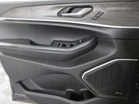 Used 2023 Jeep Grand Cherokee 4WD 4xe image 28