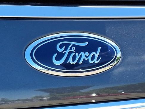 Used 2019 Ford Expedition XLT w/ Equipment Group 202A AWD/4WD image 29
