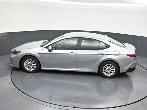 Used 2025 Toyota Camry LE w/ Convenience Package FWD image 16