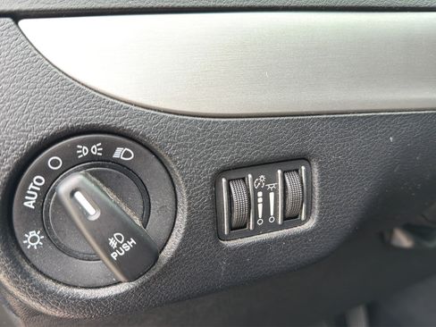 Used 2019 Dodge Grand Caravan GT FWD image 25