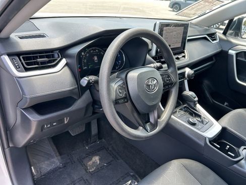 Used 2025 Toyota RAV4 XLE AWD/4WD image 22
