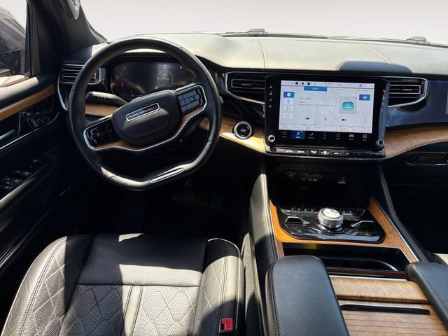 Used 2022 Jeep Grand Wagoneer Series III w/ Flexible Seating Group AWD/4WD image 12