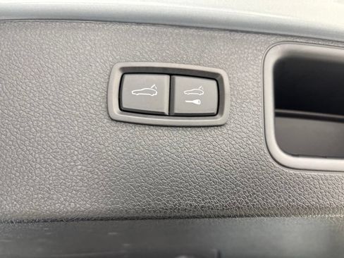 Certified 2024 Porsche Macan AWD/4WD image 21
