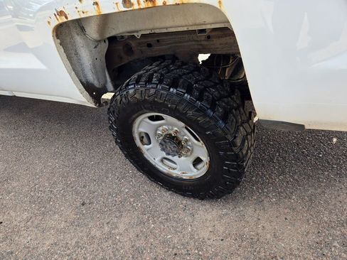 Used 2015 Chevrolet Silverado 2500 W/T AWD/4WD image 6
