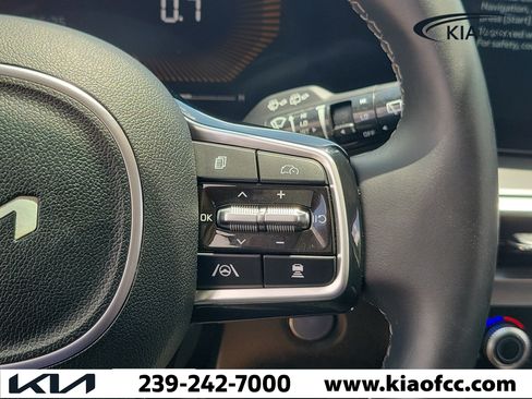 Certified 2024 Kia Sorento S FWD image 25