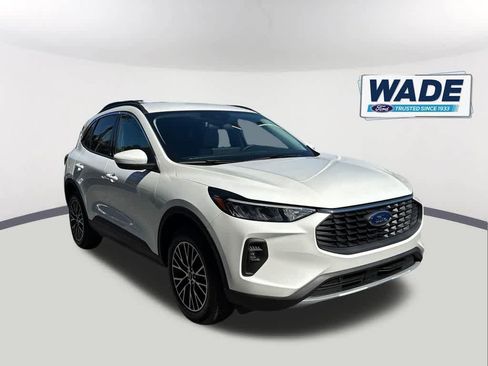 New 2024 Ford Escape SE FWD image 3
