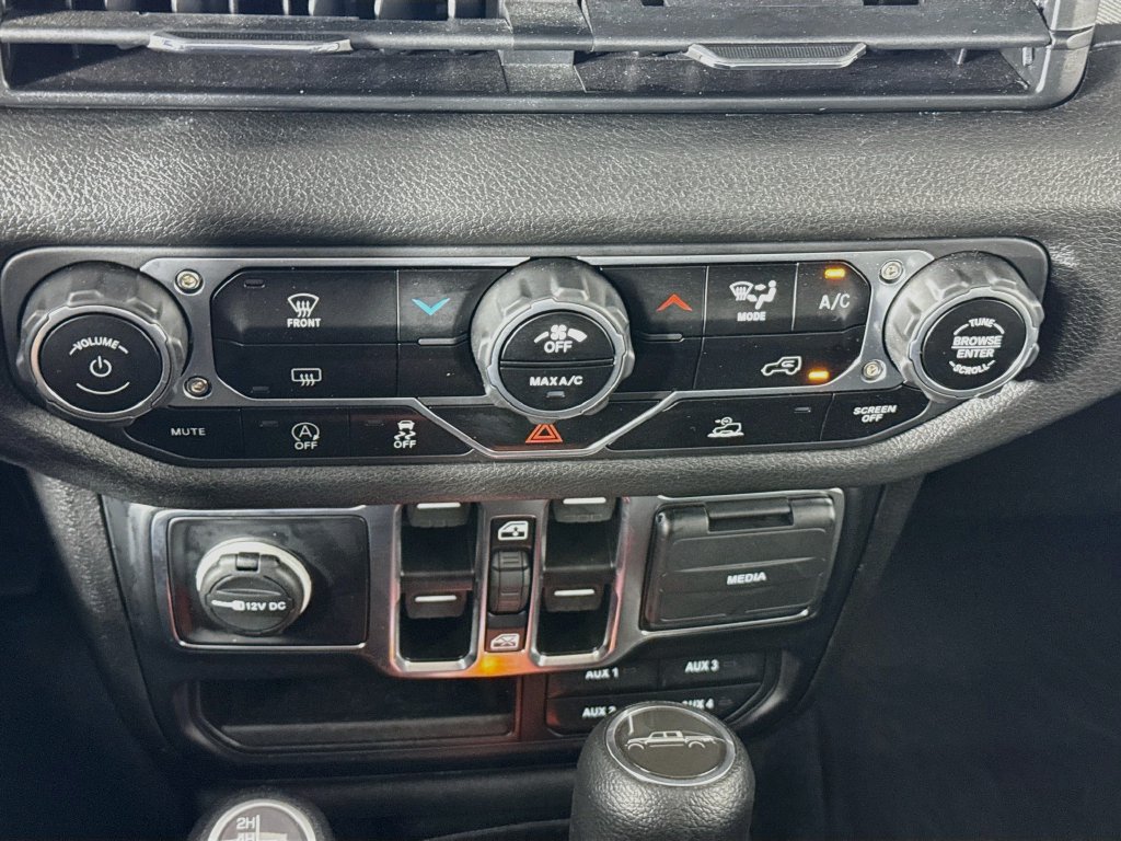Used 2024 Jeep Gladiator Sport AWD/4WD image 16