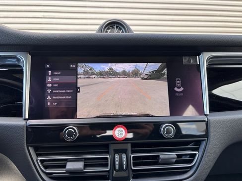 Certified 2026 Porsche Macan image 20