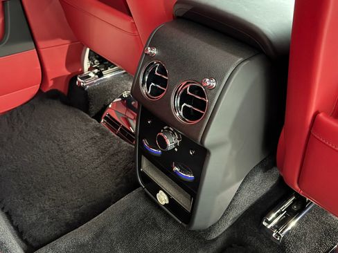 Used 2024 Rolls-Royce Cullinan AWD/4WD image 46