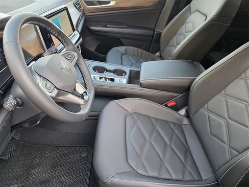 New 2026 Volkswagen Atlas SE image 9