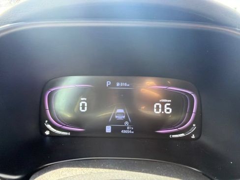 Used 2024 Kia Soul LX w/ Option Group 015 FWD image 34