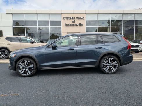 New 2026 Volvo V60 B5 Cross Country Plus w/ Protection Package Premier AWD/4WD image 3