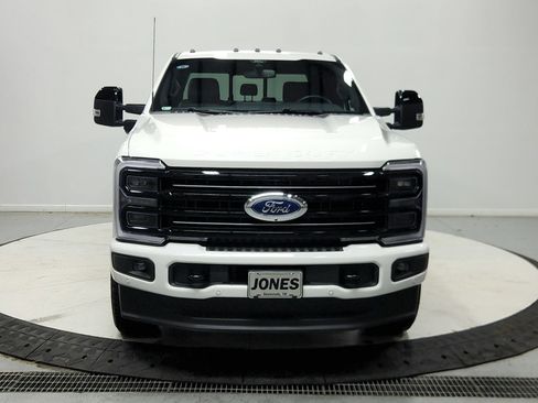 Used 2026 Ford F250 Platinum AWD/4WD image 3