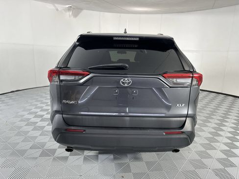 Used 2021 Toyota RAV4 XLE Premium FWD image 7