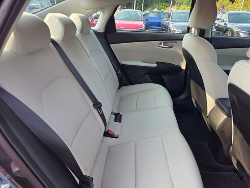 Used 2023 Kia Forte LXS FWD image 29