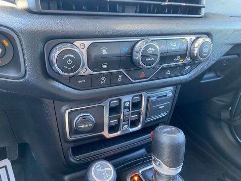 New 2025 Jeep Gladiator Sport AWD/4WD image 20
