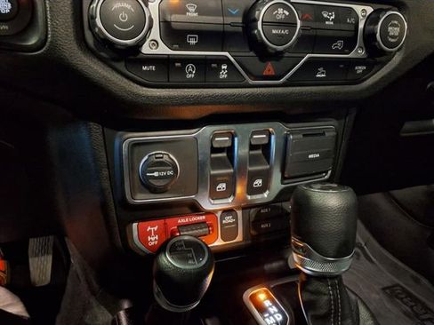 Used 2024 Jeep Wrangler Sport AWD/4WD image 24