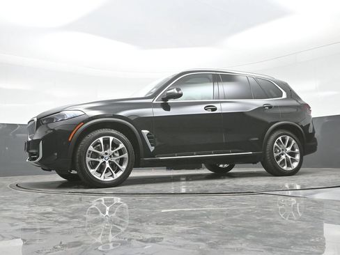 Used 2024 BMW X5 xDrive40i AWD/4WD image 25